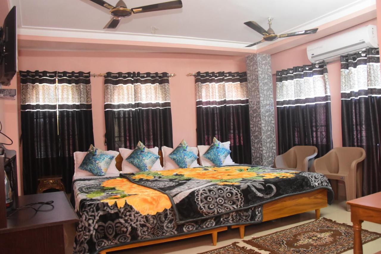 Hotel Royale Calcutta Extérieur photo