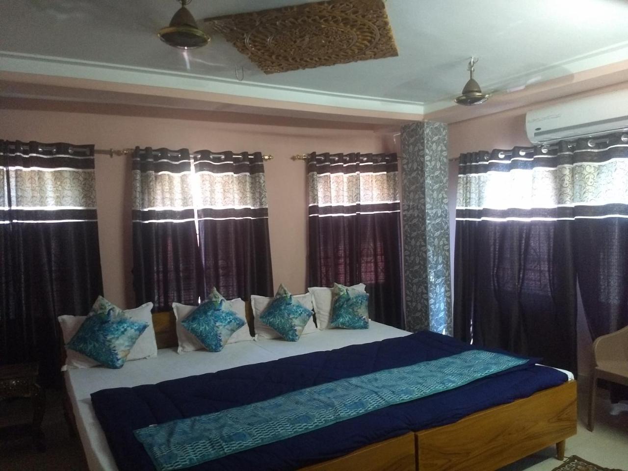 Hotel Royale Calcutta Extérieur photo